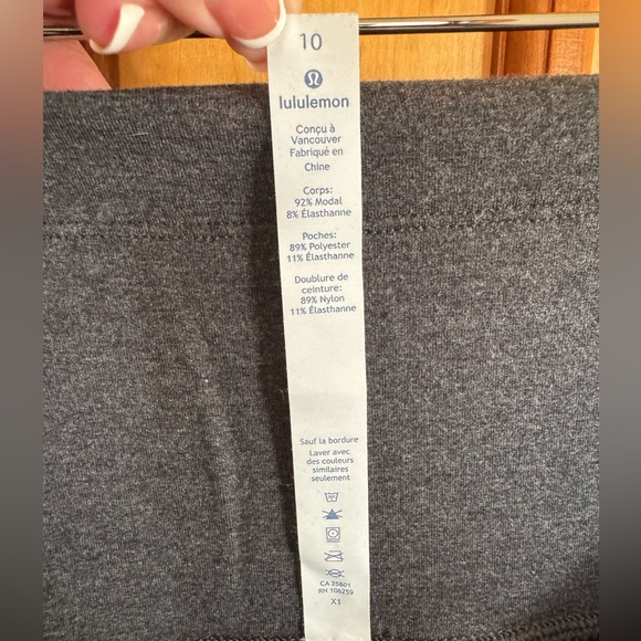 Lululemon Wide Leg High Waist Stretchy Pants. Never Worn. Size 10 - Picture 10 of 12